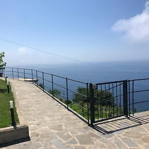 Orangehouse Cinque Terre. Private Parking Riomaggiore